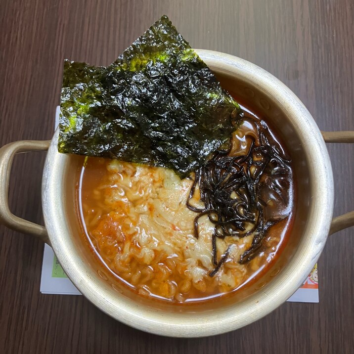 簡単☆韓国海苔のせ辛ラーメン